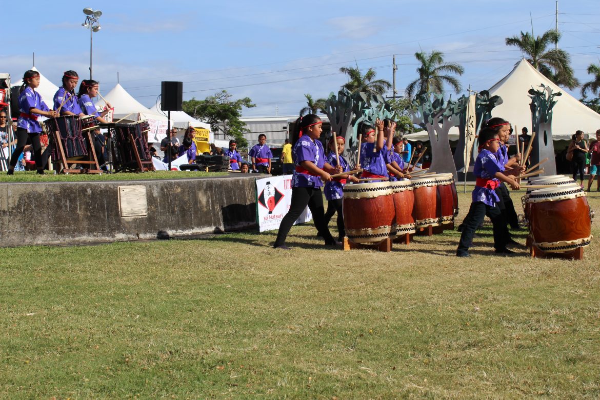 The Zenshin Daiko performed during the peak hours of visitors.