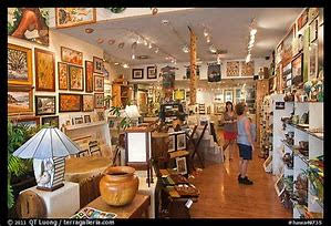 Photo of an art shop in Lahaina.